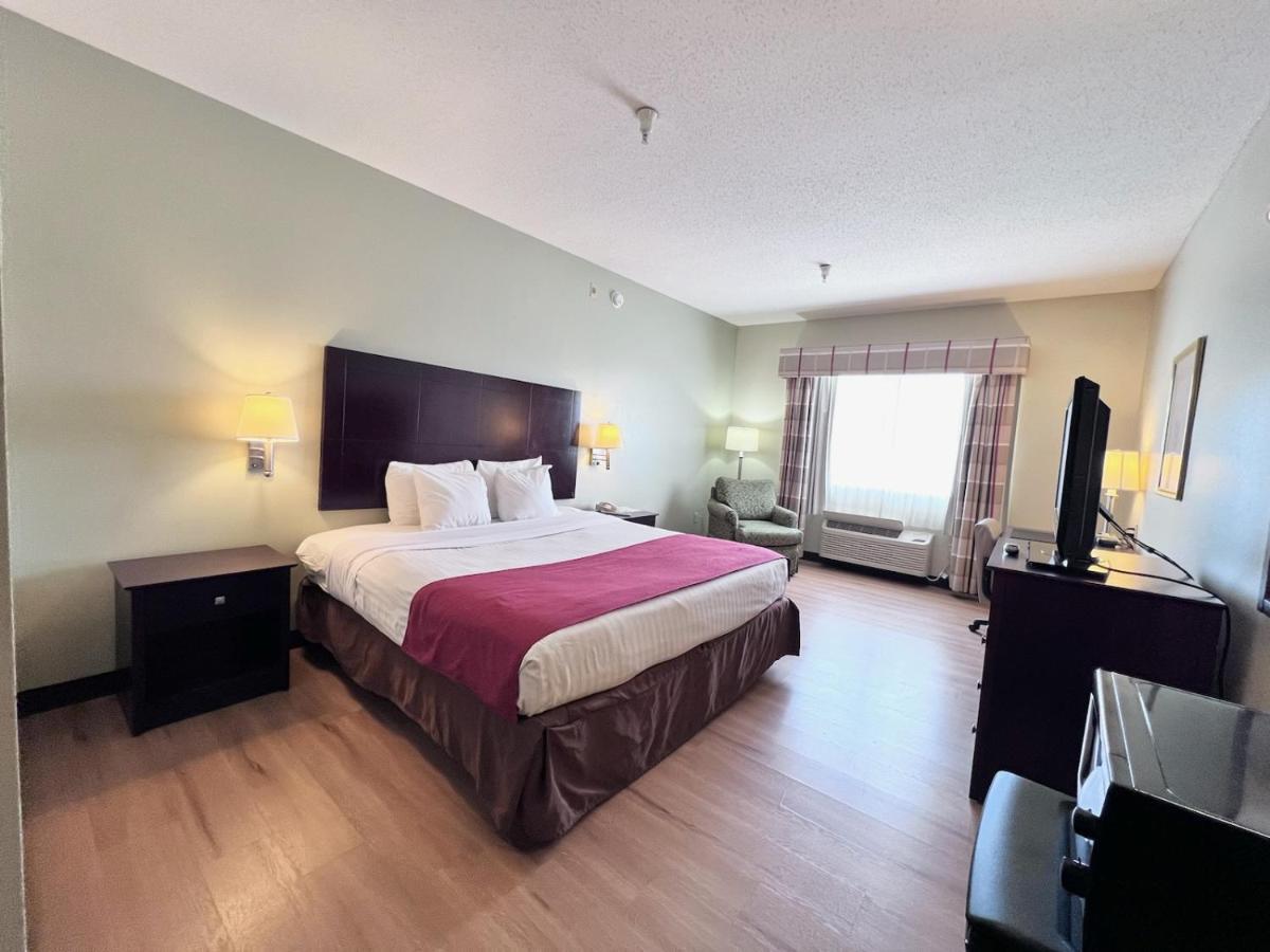 Americas Best Value Inn Wiggins Exterior photo